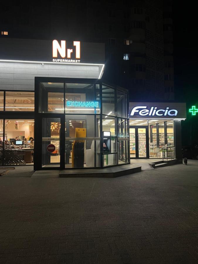 Hi-Tech Aparts Chişinǎu Buitenkant foto