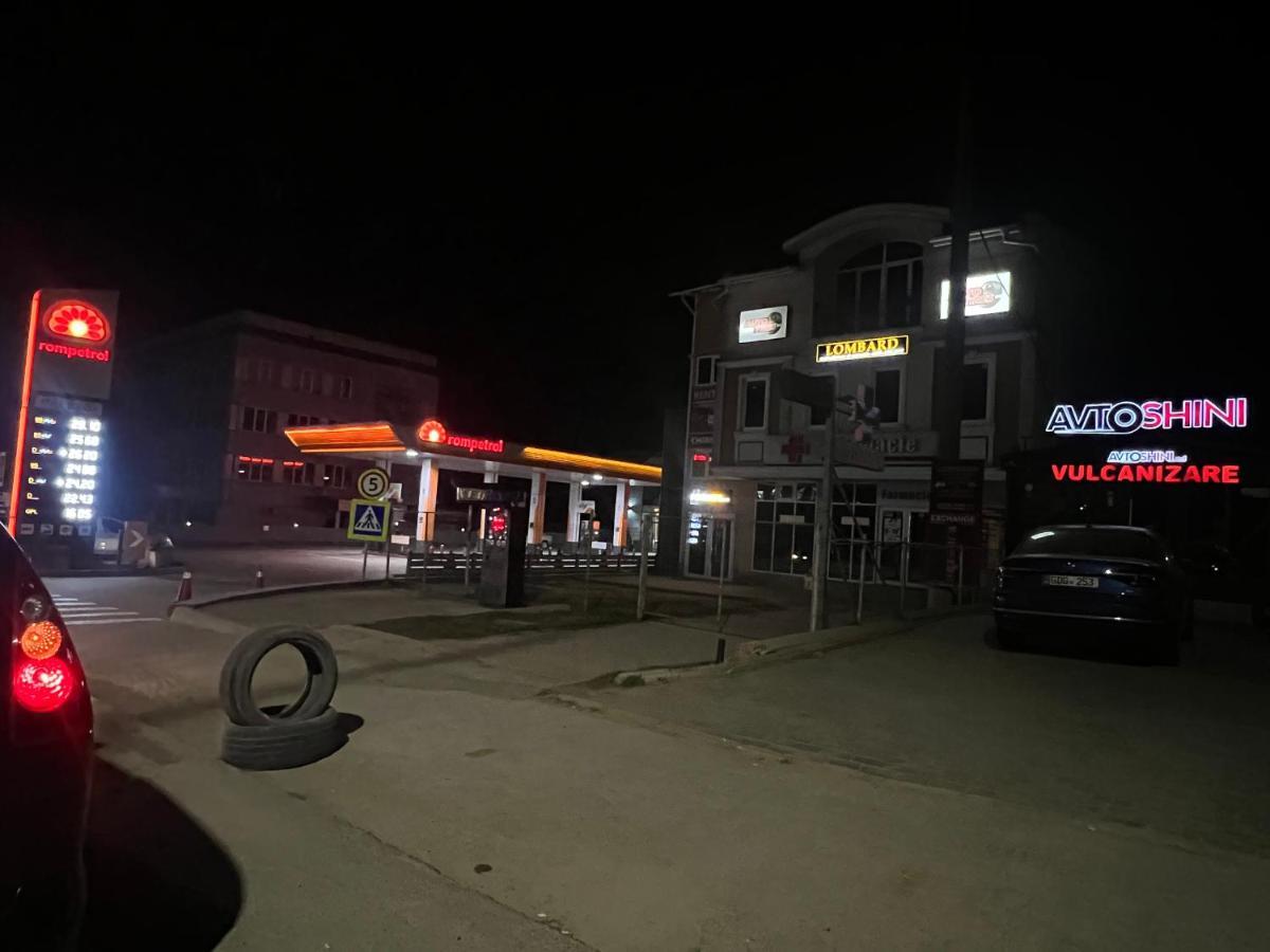 Hi-Tech Aparts Chişinǎu Buitenkant foto
